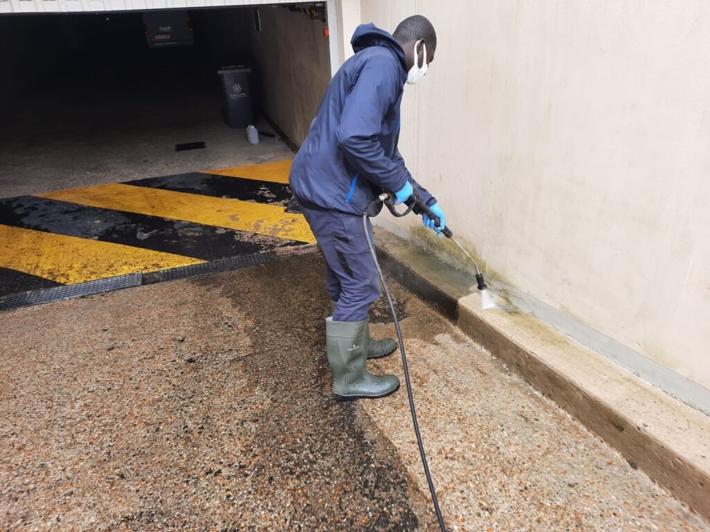 Nettoyage Extrême Pas Cher à Saint-Thégonnec Service Impeccable et Abordable