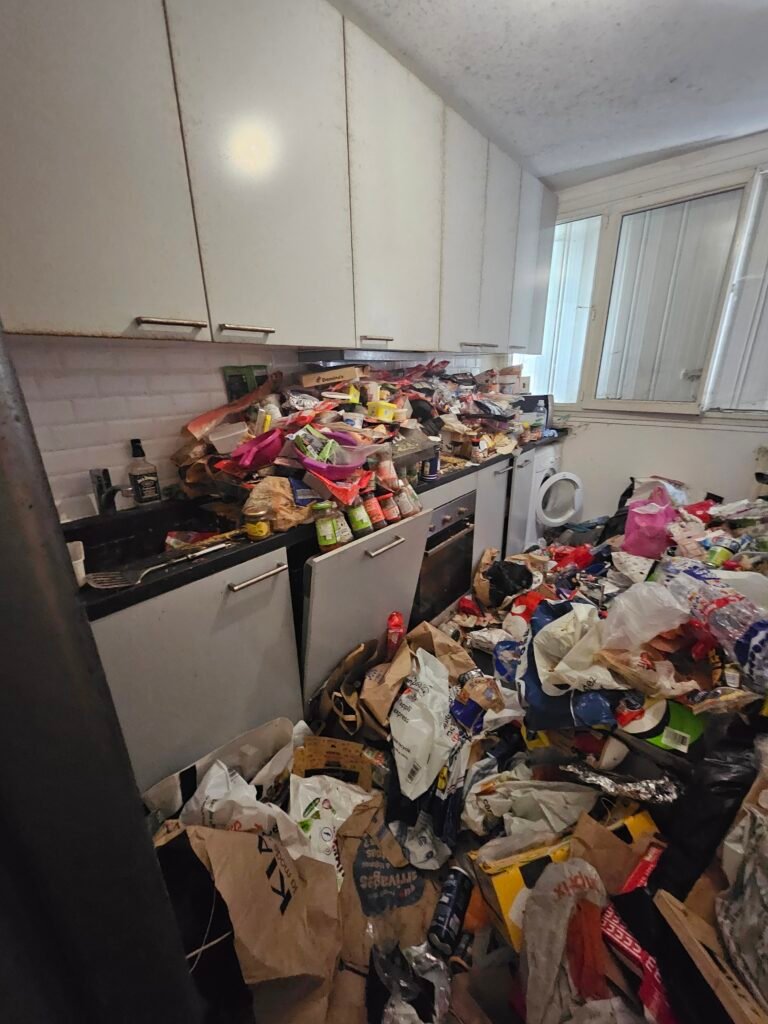 Nettoyage Urgent de Logement Squaté à Saint-Martin-des-Champs Professionnel et Rapide